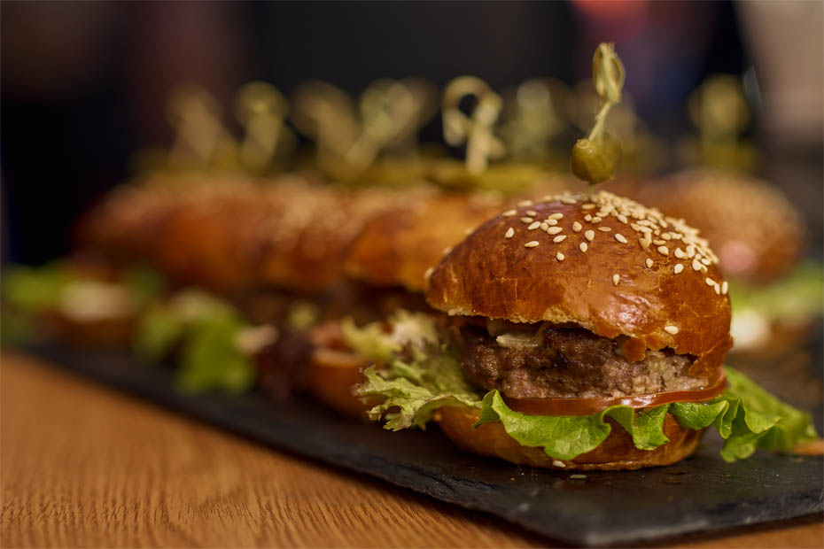 Mini-Burger sind sehr beliebt als Mitternachtssnack