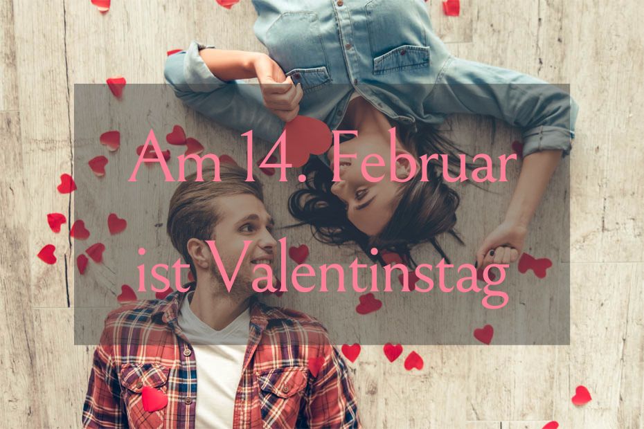 Paar lächelt sich am Valentinstag verliebt an